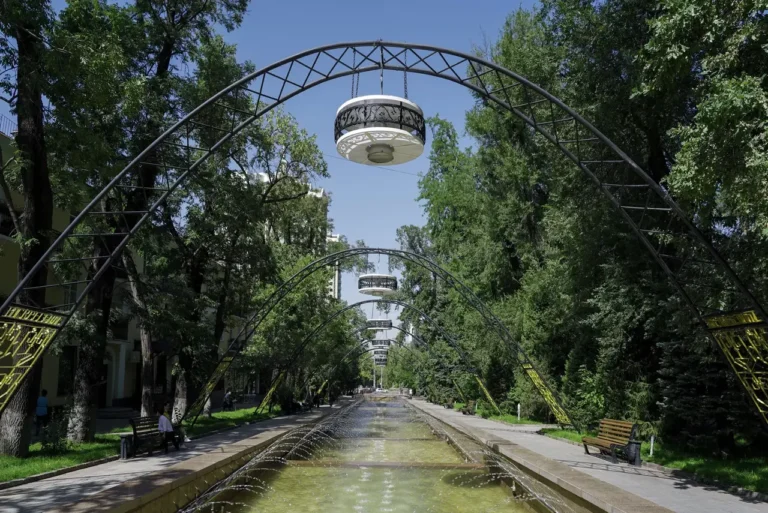 nedelka fountain near almaty