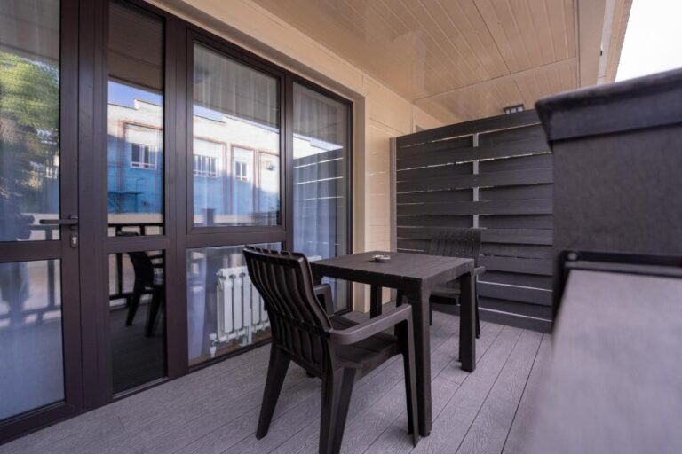 Balcony of suite with Terrace in Kazzhol park Hotel
