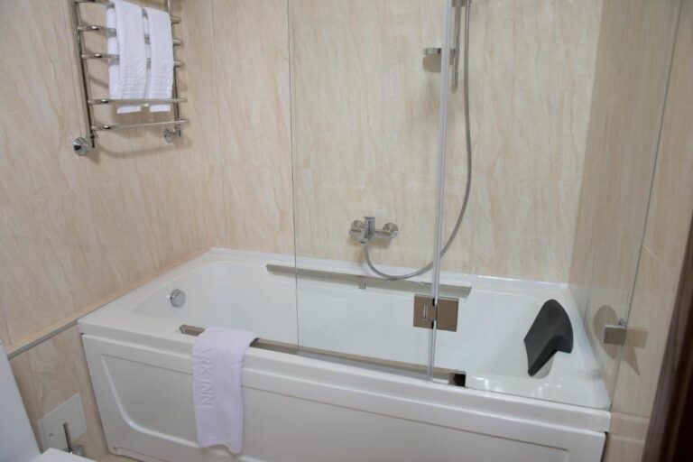 Bathroom of Garden luxe room in Garden Park Inn Almaty