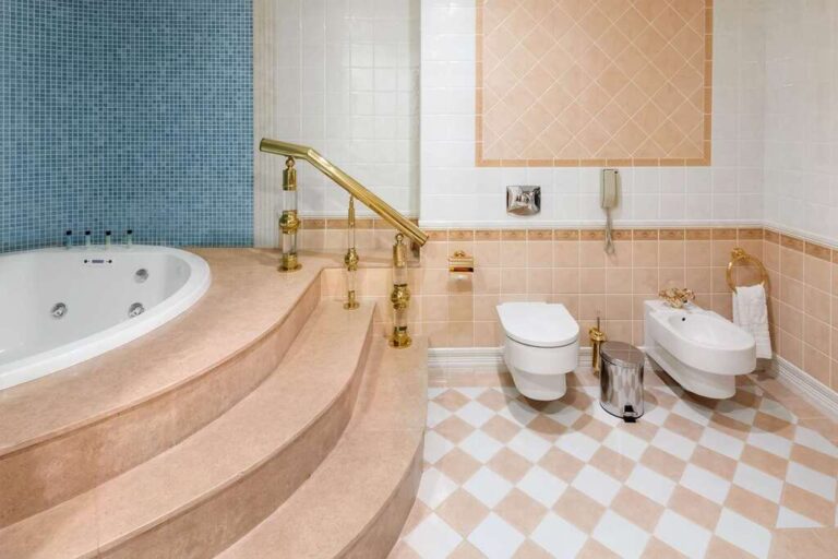 Bathroom of Presidential suite in Royal Tulip Almaty