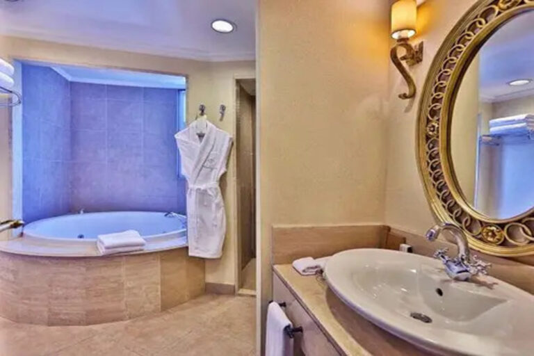 Bathroom of Superior Suite in Rixos Almaty
