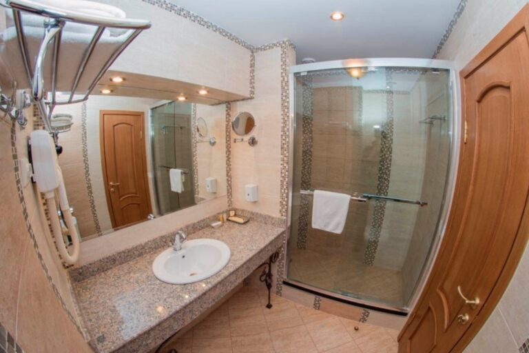 Bathroom of junior suite in hotel Uyut