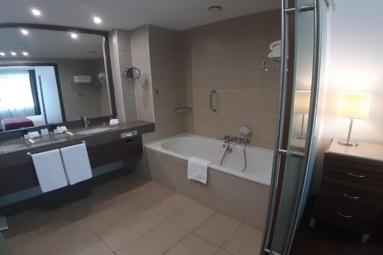 Bathroom of prsidential suite in Holiday Inn Almaty