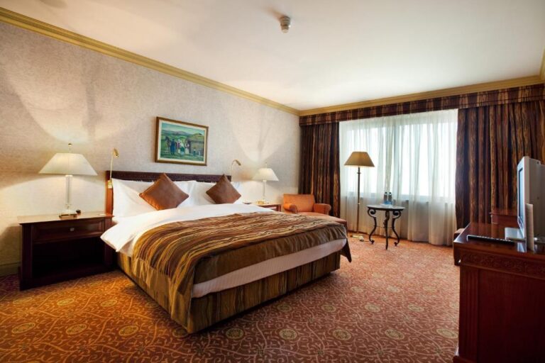 Classic club Room in InterContinental Almaty
