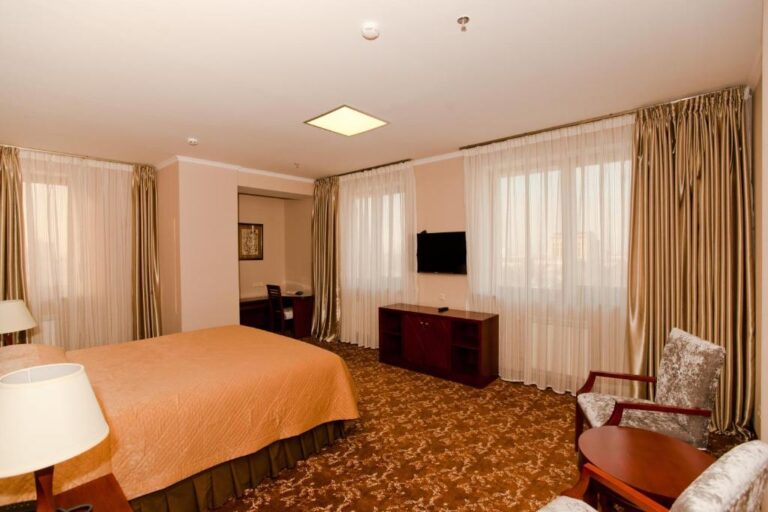 Deluxe Room in Grand Voyage Hotel