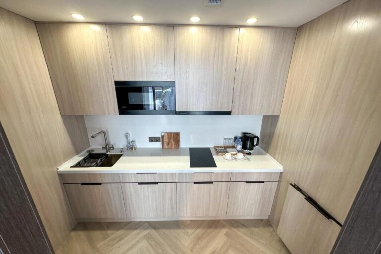 Deluxe suite in Resident city Hotel