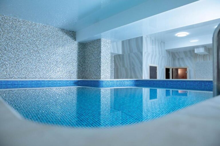 Pool in Garden park inn hotel almaty