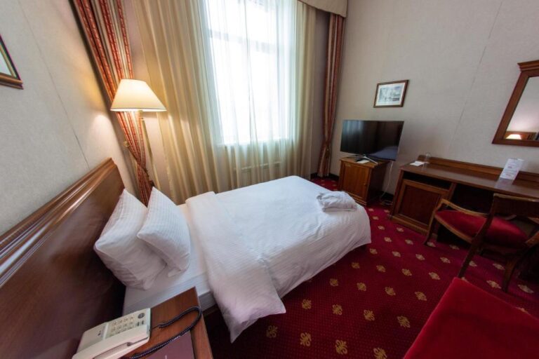 Standard SIngle room in Grand Tien Shan Hotel