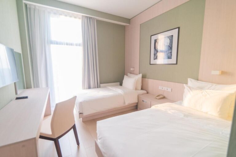 Standard twin room in Resident city Hotel