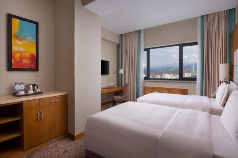 Twin Guest room in Hilton Almaty