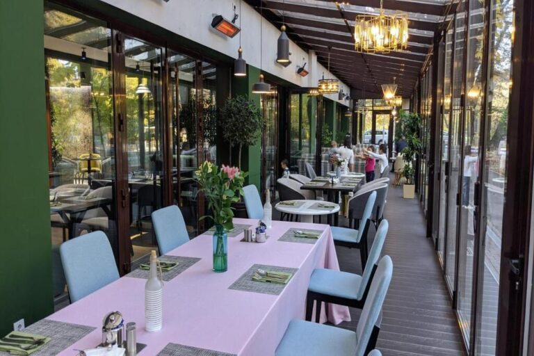 resturant at Kazzhol Park Hotel